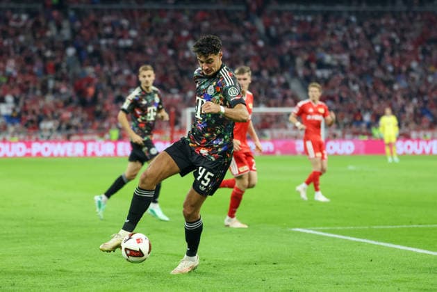 Aleksandar Pavlovic, FC Bayern Munich, 45 with the ball (GER), FC Bayern Munich vs. 1. FC Union Berlin, Soccer, Bundesliga, Matchday 4, 2026–2027 Season, September 18, 2026, DFL and DFB regulations prohibit any use of photographs as image sequences and or quasi-video, GER, FC Bayern Munich vs. 1. FC Union Berlin, soccer, Bundesliga, Matchday 4, 2026–2027 season, September 18, 2026, Munich Copyright: xEibner-Pressefoto JennixMaulx EP_JML