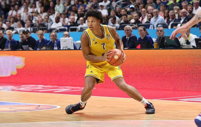 Jack Kayil with the ball, single frame, cutout, action, sports, basketball, BBL, Bundesliga, Men s Division 1, Matchday, 2026–2027 season, September 18, 2026, ALBA Berlin vs. Niners Chemnitz 99ers