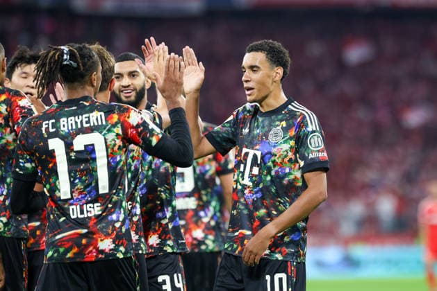 Celebration following the 6-0 goal by Michael Olise (FC Bayern Munich, 17) with Jamal Musiala (FC Bayern Munich, 10), GER, FC Bayern Munich vs. 1. FC Union Berlin, Soccer, Bundesliga, Matchday 4, 2026–2027 Season, September 18, 2026, DFL and DFB regulations prohibit any use of photographs as image sequences and or quasi-video, GER, FC Bayern Munich vs. 1. FC Union Berlin, soccer, Bundesliga, Matchday 4, 2026–2027 season, September 18, 2026, Munich Copyright: xEibner-Pressefoto JennixMaulx EP_JML