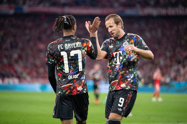GER, Bavaria, Munich, Soccer, FC Bayern Munich vs. 1. FC Union Berlin, at the Allianz Arena, Munich, Bundesliga, Matchday 4, September 18, 2026, from left: Michael Akpovie Olise, FC Bayern Munich, 17; Harry Kane, FC Bayern Munich, 9; goal celebration, joy, emotions, cheering, celebration, goal scored, Celebrate, goal celebration, joy, emotions, celebration, cheering, goal scored, celebrate. DFL and DFB regulations prohibit any use of photographs as image sequences and or quasi-video, Copyright: HMB-Media MichaelxNibel