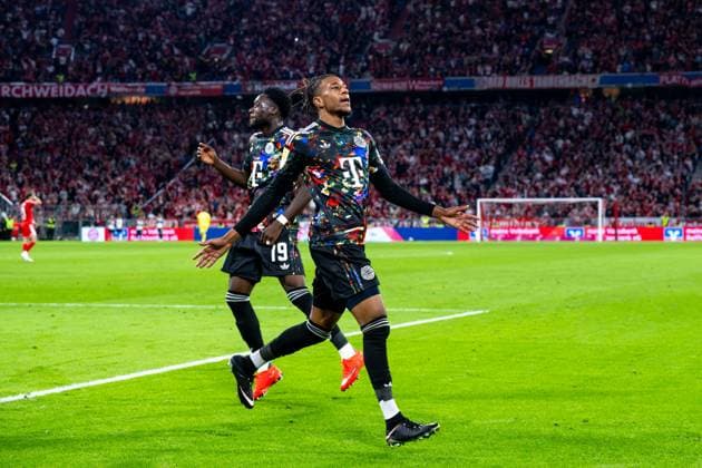 Soccer, Men s, 2026–2027 Season, Bundesliga 1, Matchday 4, FC Bayern Munich 1 FC Union Berlin; from left: Michael Olise (Bayern Munich), Alphonso Davies (Bayern Munich), celebrating the 7–0 goal, September 18, 2026, Copyright: xMatthiasxKochx