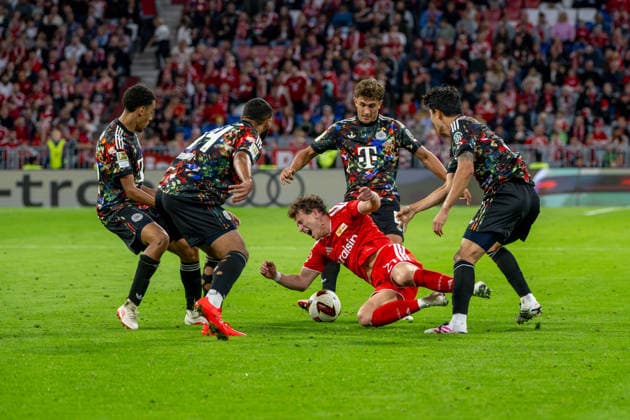 Soccer, Men s, 2026–2027 Season, Bundesliga 1, Matchday 4, FC Bayern Munich vs. 1. FC Union Berlin; from left: Jamal Musiala (Bayern Munich), Ismael Saibari (Bayern Munich), Tim Skarke (1. FC Union Berlin), Tom Bischof (Bayern Munich), Min Jae Kim (Bayern Munich), September 18, 2026, Copyright: xMatthiasxKochx