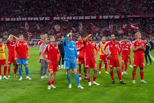 Soccer, Men s, 2026–2027 Season, Bundesliga Matchday 4, FC Bayern Munich vs. 1. FC Union Berlin; from left: Kastriot Imeri (1. FC Union Berlin), Aljoscha Kemlein (1. FC Union Berlin), goalkeeper Matheo Raab (1. FC Union Berlin), coach Mauro Lustrinelli (1. FC Union Berlin), Andras Schäfer 1 FC Union Berlin, Goalkeeper Frederik Rönnow 1 FC Union Berlin, Robert Skov 1 FC Union Berlin, Christopher Trimmel 1 FC Union Berlin, Rani Khedira 1 FC Union Berlin, Leopold Querfeld 1 FC Union Berlin, Disappointment after the final whistle, September 18, 2026, Copyright: xMatthiasxKochx
