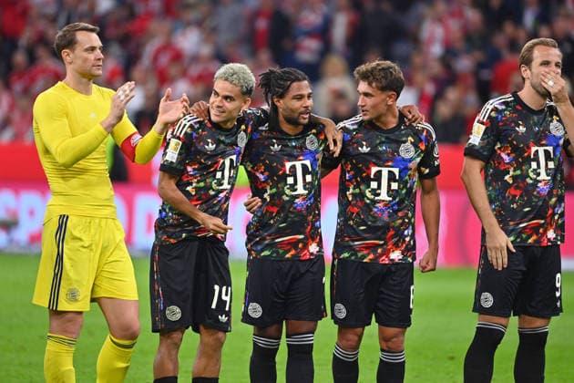 Celebration at the final whistle (from left): Manuel NEUER, goalkeeper for Bayern Munich; Luis DIAZ, Bayern Munich; Serge GNABRY, FC Bayern Munich; Tom Bischof, Bayern Munich; Harry KANE, Bayern Munich. Soccer, Bundesliga, 2026–2027 season, Matchday 4, Matchday 04, FC Bayern Munich 1, FC Union Berlin 7–0 on September 18, 2026, Allianz Arena