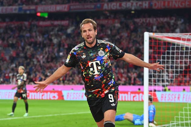 Harry KANE celebrating a goal for Bayern Munich after scoring the 2-0 goal; celebration, joy, excitement, action, single frame, cropped single shot, half-length portrait, soccer, 1. Bundesliga, 2026–2027 season, Matchday 4, Matchday 04, FC Bayern Munich 1–7 FC Union Berlin on September 18, 2026, ALLIANZ ARENA
