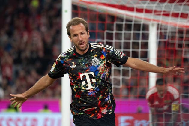 GER, Bavaria, Munich, Soccer, FC Bayern Munich vs. 1. FC Union Berlin, at the Allianz Arena, Munich, Bundesliga, Matchday 4, September 18, 2026, from left: Harry Kane, FC Bayern Munich, 9, goal celebration, joy, emotions, cheering, celebration, goal scored, celebrate, goal celebration, joy, emotions, celebration, cheering, goal scored, celebrate. DFL and DFB regulations prohibit any use of photographs as image sequences and or quasi-video, Copyright: HMB-Media MichaelxNibel