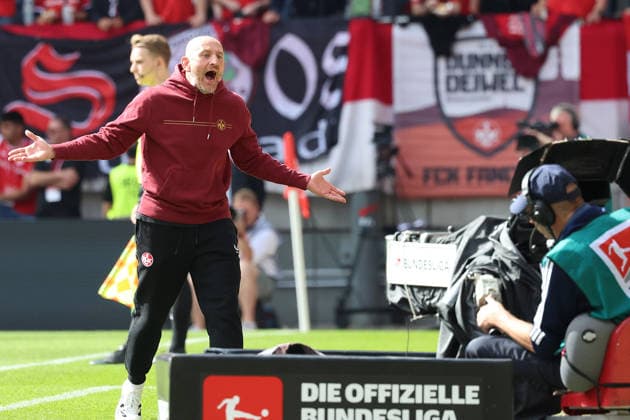 September 19, 2026, xrekx, Soccer, 2. Bundesliga, 1. FC Kaiserslautern vs. Eintracht Braunschweig; Torsten Lieberknecht, coach of 1. FC Kaiserslautern, looks disappointed, looks disappointed, dejected, disappointed DFL DFB REGULATIONS PROHIBIT ANY USE OF PHOTOGRAPHS as IMAGE SEQUENCES and or QUASI-VIDEO Kaiserslautern