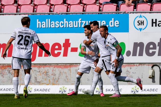 From left: Max Christiansen (SVS), 26; goal scorer Mert Tasdelen (SVS), 11; Lukas Mazagg (SVS), 21; Marco Kehl Gomez (SVS), 33, captain; players from SV Sandhausen (SVS) celebrate the 1-0 goal, Celebration, Goal Celebration, Goal Scored, Celebrating the Goal, Goal, Celebration, Celebrating the Goal, Rejoicing, Joy, Happy, Optimistic, Positive, Game Moment, Highlight, Action, 09 19 2026, Sandhausen, Germany, soccer, Regionalliga Southwest, SV Sandhausen vs. SSV Ulm 1846 xozx