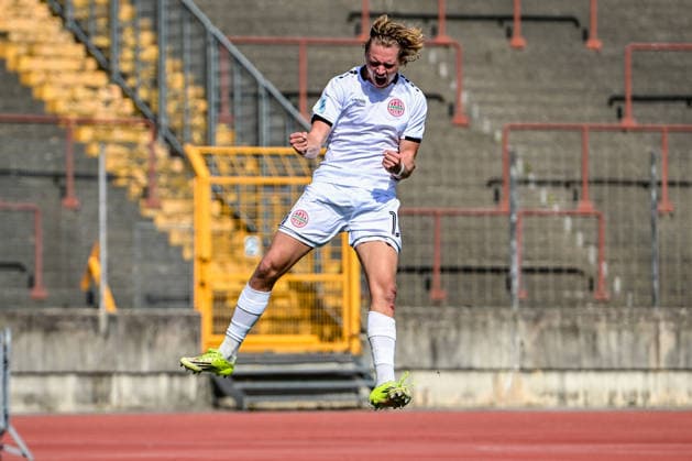 Bavarian Regional League: TSV Schwaben Augsburg vs. TSV Landsberg, Augsburg, September 19, 2026. Fynn Heinze of TSV 1882 Landsberg (No. 13) celebrates after scoring the opening goal for Landsberg to make it 0–1, Augsburg, September 19, 2026, Matchday 10 of the Bavarian Regional League, TSV Schwaben Augsburg vs. TSV Landsberg, Augsburg, Rosenaustadion Copyright: xBEAUTIFULxSPORTS Märklx