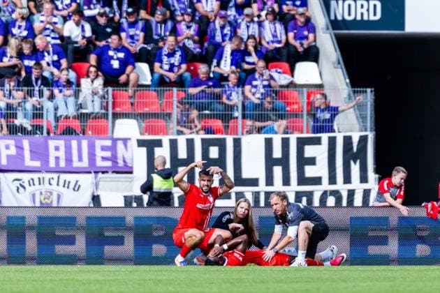September 19, 2026, GER, Soccer, Men, Season 26–27, Regionalliga Northeast, Matchday 10, FC Rot-Weiss Erfurt vs. FC Erzgebirge Aue, Maxime Aglago Awoudja, FC Rot-Weiss Erfurt had to be substituted due to injury, 99096 Erfurt, Steigerwaldstadion, natural grass field, Thuringia, Germany