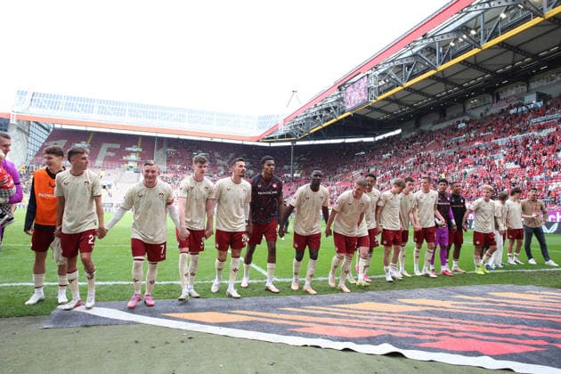 September 19, 2026, xrekx, Soccer, 2. Bundesliga, 1. FC Kaiserslautern vs. Eintracht Braunschweig, 1. FC Kaiserslautern team, players celebrating after the game, team, players, celebrating at the end of the match. DFL and DFB regulations prohibit any use of photographs as image sequences and or quasi-video. Kaiserslautern