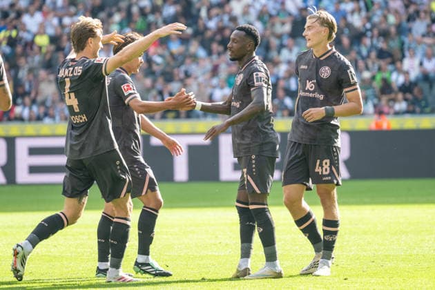 The Mainz players celebrate Sheraldo Becker s goal to make it 2–1. 1 FSV Mainz 05, 23 Borussia Mönchengladbach vs. 1 FSV Mainz 05, Soccer, Bundesliga 1, Matchday 4, 2026–2027 Season, September 19, 2026 DFL DFB regulations prohibit any use of photographs as image sequences and or quasi-video Borussia Mönchengladbach vs. 1 FSV Mainz 05, soccer, Bundesliga 1, Matchday 4, 2026–2027 season, September 19, 2026, Mönchengladbach Copyright: xEibner-Pressefoto ThomasxHaeslerx EP_THR