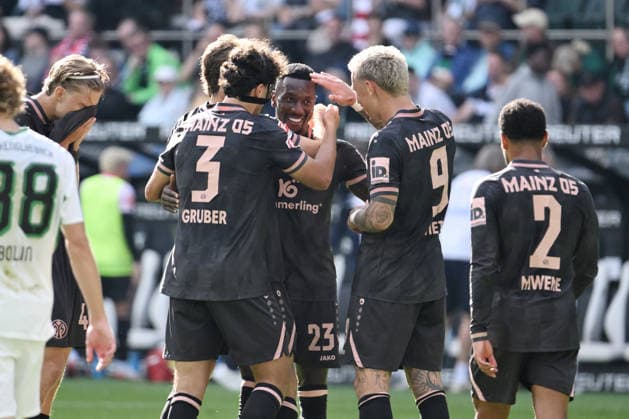 Celebration 1 2, v re, Phillip Tietz Mainz 05, Sheraldo Becker Mainz 05, Fabio Gruber Mainz 05 September 19, 2026, Soccer 1 Bundesliga, 2026–2027 Season, Matchday 4, Borussia Mönchengladbach vs. FSV Mainz 05. DFL regulations prohibit any use of photographs as image sequences and or quasi-video. Mönchengladbach, Borussia Park, North Rhine-Westphalia, Germany Team2