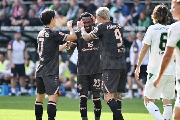Celebration 1 2, from left: Jae-sung Lee (Mainz 05), Sheraldo Becker (Mainz 05), Phillip Tietz (Mainz 05), September 19, 2026, Soccer, Bundesliga 1, 2026–2027 season, Matchday 4, Borussia Mönchengladbach vs. FSV Mainz 05. DFL regulations prohibit any use of photographs as image sequences and or quasi-video. Mönchengladbach, Borussia Park, North Rhine-Westphalia, Germany Team2