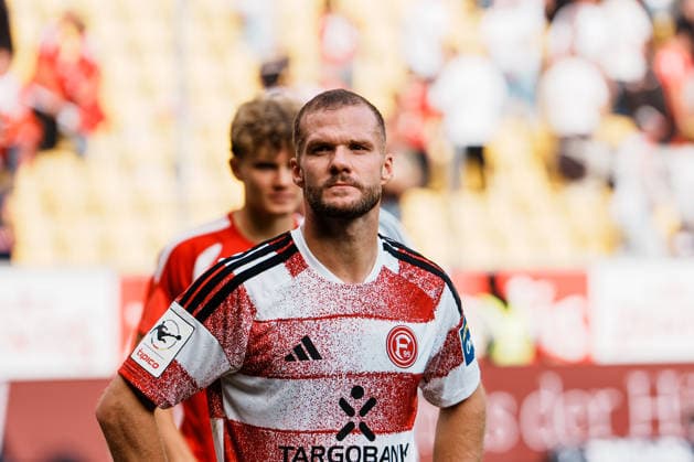 German Soccer 3rd Division 2026–2027, Matchday 7: Alemannia Aachen vs. Fortuna Düsseldorf at Tivoli Aachen—defeat, sadness, fans, devastated, disappointment, heads hung low, emotions, portrait, Eric Hottmann of Fortuna Düsseldorf, 9 minutes after the game in front of fans Copyright: xThiemoxRudolphx