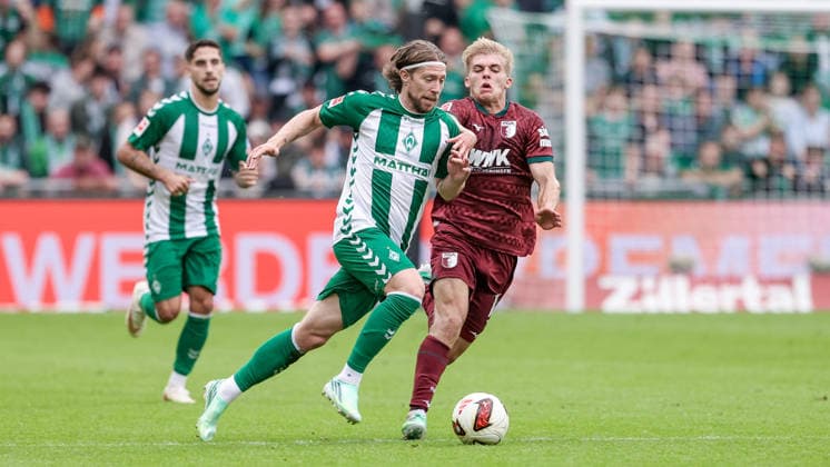 v li Mitchell Weiser (SV Werder Bremen), 8, and Hennes Behrens (FC Augsburg), 16, in a sprint duel, tackle, duel, dynamic play, action, game scene, DFL REGULATIONS PROHIBIT ANY USE OF PHOTOGRAPHS AS SEQUENCE IMAGES AND OR VIDEO-LIKE PHOTO SERIES DFL REGULATIONS PROHIBIT ANY USE OF PHOTOGRAPHS AS IMAGE SEQUENCES AND OR QUASI-VIDEO, September 19, 2026, Bremen, Germany, Soccer, Bundesliga, SV Werder Bremen vs. FC Augsburg xobx