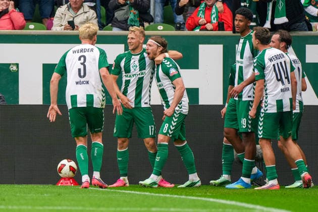 Goal to make it 3–2 for Werder Bremen by Mitchell Weiser, Werder Bremen, 8, goal celebration, joy, emotions, German soccer, Bundesliga, 2026–27 season, Matchday 4, September 19, 2026, Werder Bremen vs. FC Augsburg, Weserstadion, Bremen Copyright: xLeonxFrickx