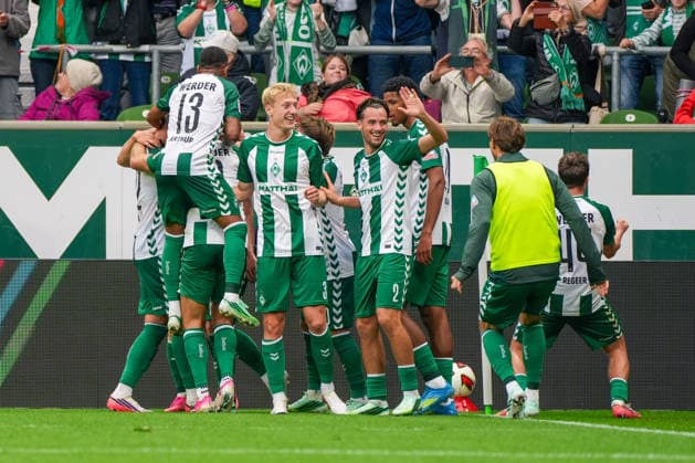 Goal to make it 3–2 for Werder Bremen by Mitchell Weiser, Werder Bremen, 8, goal celebration, joy, emotions, German soccer, Bundesliga, 2026–27 season, Matchday 4, September 19, 2026, Werder Bremen vs. FC Augsburg, Weserstadion, Bremen Copyright: xLeonxFrickx
