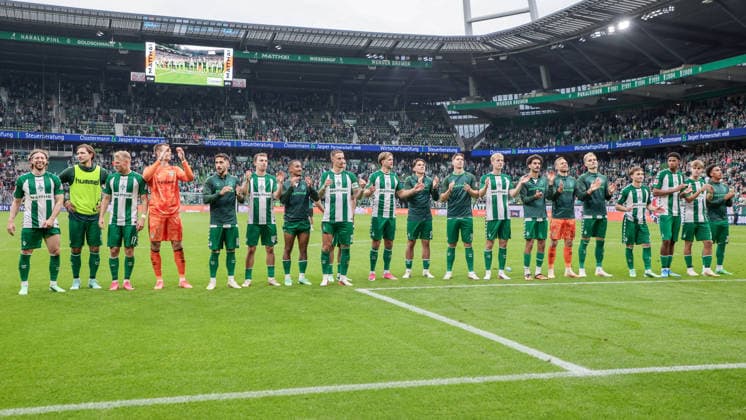 SV Werder Bremen players celebrating the victory, rejoicing over the win, and thanking the fans and spectators for their support, DFL GUIDELINES PROHIBIT ANY USE OF PHOTOGRAPHS AS STILL IMAGES AND OR VIDEO-LIKE PHOTO SEQUENCES. DFL REGULATIONS PROHIBIT ANY USE OF PHOTOGRAPHS AS IMAGE SEQUENCES AND OR QUASI-VIDEO, September 19, 2026, Bremen, Germany, Soccer, Bundesliga, SV Werder Bremen vs. FC Augsburg xobx