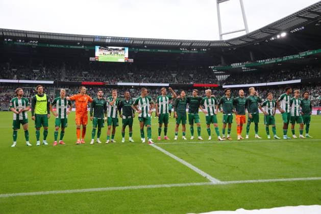 September 26, 2019, GER, Soccer, 1st Men s Bundesliga, Matchday 4, 2026–2027 Season, SV Werder Bremen vs. FC Augsburg; Final Score: 3–2; Thanks to the fans after the game; SV Werder Bremen, Weserstadion, Bremen, Germany Copyright: xnordphotoxGmbHx xTauchnitzx