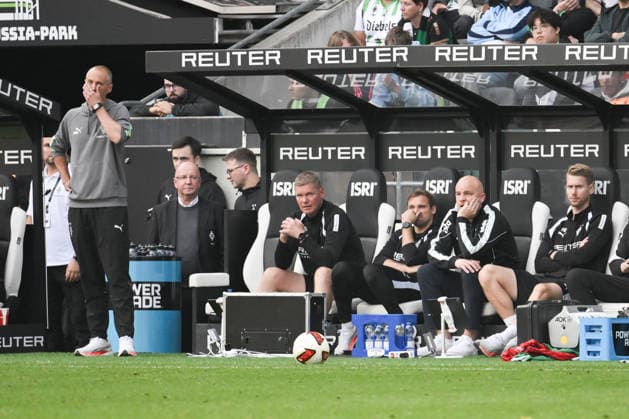 Borussia Mönchengladbach bench: Interim coach Jan Moritz Lichte, Borussia Mönchengladbach; assistant coach Markus Gellhaus, Borussia Mönchengladbach; 1st from left, 2nd from right; Rouven Schröder, sporting director, Borussia Mönchengladbach, September 19, 2026, Soccer, Bundesliga 1, 2026–2027 season, Matchday 4, Borussia Mönchengladbach vs. FSV Mainz 05. DFL regulations prohibit any use of photographs as image sequences and or quasi-video. Mönchengladbach, Borussia Park, North Rhine-Westphalia, Germany Team2