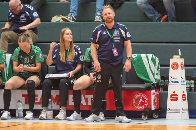 Christian Denk, SG 09 Kirchhof; Coach is disappointed: HSV Solingen Graefrath 76 vs. SG 09 Kirchhof, Women s Handball 2nd Bundesliga, Alsco 2 HBL, Matchday 4, 2026–2027 Season, September 19, 2026: HSV Solingen Graefrath 76 vs. SG 09 Kirchhof, Women’s Handball 2nd Bundesliga, Alsco 2 HBF, Matchday 4, 2026–2027 Season, September 19, 2026, Solingen Copyright: xEibner-Pressefoto ThomasxHaeslerx EP_THR