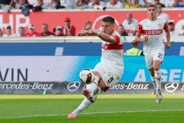 Pictured: Ermedin Demirovic of VfB Stuttgart, No. 9, taking a shot on goal on September 19, 2026, VfB Stuttgart vs. Borussia Dortmund, Bundesliga 1, Matchday 4, Germany, Stuttgart, MHP Arena, DFL REGULATIONS PROHIBIT ANY USE OF PHOTOGRAPHS AS IMAGE SEQUENCES AND OR QUASI-VIDEO Copyright: HMBxMedia xJulienxBecker
