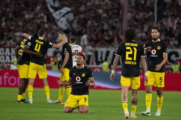 September 19, 2026, GER, Soccer, Men s, Bundesliga 1, 2026–2027 Season, Matchday 4, VfB Stuttgart vs. Borussia Dortmund; Celebrations after the final whistle; Felix Nmecha of Borussia Dortmund rejoices, 08, Fabio Silva (Borussia Dortmund), 21, Ramy Bensebaini (Borussia Dortmund), 05. DFB and DFL regulations prohibit any use of photographs as image sequences and or quasi-video. Stuttgart MHP Arena, Baden-Württemberg, Germany Copyright: xNordphoto WolfgangxFrankx