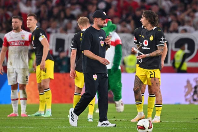 Coach Sebastian HOENESS of VFB Stuttgart after the game, walking across the field, disappointment, frustration, disappointed, frustrated, dejected, Soccer, Bundesliga Season 2026–2027, Matchday 4, VfB Stuttgart vs. Borussia Dortmund 0–1 on September 19, 2026, MHP ARENA