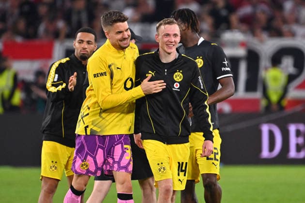 Maximilian BEIER of Borussia Dortmund celebrating the winning goal, goalkeeper Alexander MEYER of Borussia Dortmund, celebration, joy, excitement, soccer, Bundesliga Season 2026–2027, Matchday 4, Matchday 04, VfB Stuttgart vs. Borussia Dortmund 0–1 on September 19, 2026, MHP Arena
