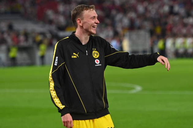 Maximilian BEIER Celebrating the Winning Goal, Borussia Dortmund, Celebration, Joy, Excitement, Action, Single Frame, Cropped Single Subject, Half-Figure, Soccer, 1. Bundesliga, 2026–2027 Season, Matchday 4, Matchday 04, VfB Stuttgart vs. Borussia Dortmund 0–1 on September 19, 2026, MHP ARENA