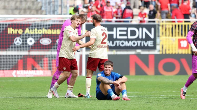 September 19, 2026, xrekx, Soccer 2. Bundesliga, 1 FC Kaiserslautern vs. Eintracht Braunschweig: Julian Krahl (1 FC Kaiserslautern), Paul Joly (1 FC Kaiserslautern), Simon Asta (1 FC Kaiserslautern), team, players, celebrating after the match, team, players, celebrating at the end of the match. DFL and DFB regulations prohibit any use of photographs as image sequences and or quasi-video. Kaiserslautern