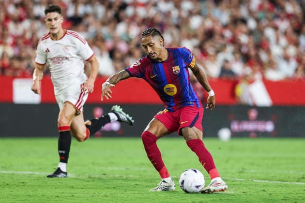 September 19, 2026, Sevilla, Sevilla, Spain: Raphinha of FC Barcelona, Barca shoot for goal during the Spanish league, LaLiga EA Sports, football match played between Sevilla FC and FC Barcelona at Ramon Sanchez-Pizjuan stadium on September 19, 2026, in Sevilla, Spain. Sevilla Spain - ZUMAa181 20260919_zaa_a181_665 Copyright: xIrinaxR.xHipolitox