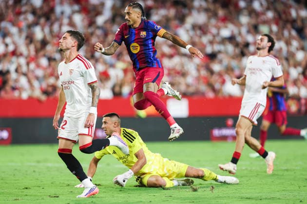 September 19, 2026, Sevilla, Sevilla, Spain: Raphinha of FC Barcelona, Barca in action during the Spanish league, LaLiga EA Sports, football match played between Sevilla FC and FC Barcelona at Ramon Sanchez-Pizjuan stadium on September 19, 2026, in Sevilla, Spain. Sevilla Spain - ZUMAa181 20260919_zaa_a181_667 Copyright: xIrinaxR.xHipolitox