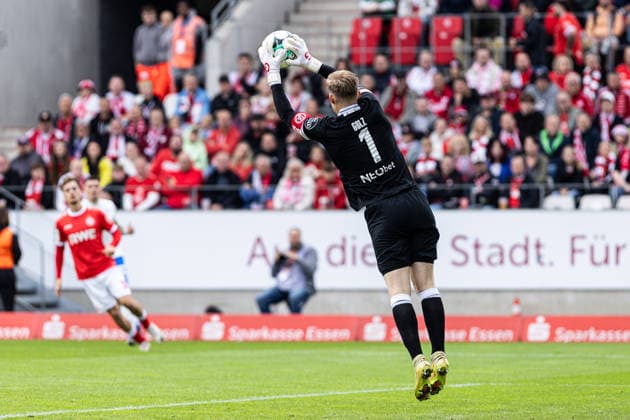 3rd Division, Matchday 7: Rot-Weiss Essen vs. Hansa Rostock, September 20, 2026, Jakob Golz, Rot-Weiss Essen, 1 3rd Division, Matchday 7: Rot-Weiss Essen vs. Hansa Rostock at Stadion an der Hafenstraße, Essen, September 20, 2026. DFL regulations prohibit any use of photographs as image sequences and or quasi-video Copyright: xBEAUTIFULxSPORTS Buriakovx