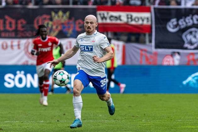 3rd Division, Matchday 7: Rot-Weiss Essen vs. Hansa Rostock, September 20, 2026; Maximilian Krauß, Hansa Rostock, 35; 3rd Division, Matchday 7: Rot-Weiss Essen vs. Hansa Rostock, Stadion an der Hafenstraße, Essen, September 20, 2026 DFL regulations prohibit any use of photographs as image sequences and or quasi-video Copyright: xBEAUTIFULxSPORTS Buriakovx