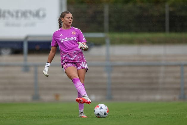 GER, Frankfurt, Eintracht Frankfurt II vs. Hertha BSC Berlin, Women s Bundesliga 2, Soccer, DFB, 2026–2027 Season, Stadion am Brentanobad, Matchday 7 in Pictures: Sophia Winkler, Eintracht Frankfurt, celebrates her comeback after more than a year out with an injury. DFB and DFL regulations prohibit any use of photographs as image sequences and or quasi-video. September 20, 2026 Copyright: HMBxMedia HendrikxHamelau