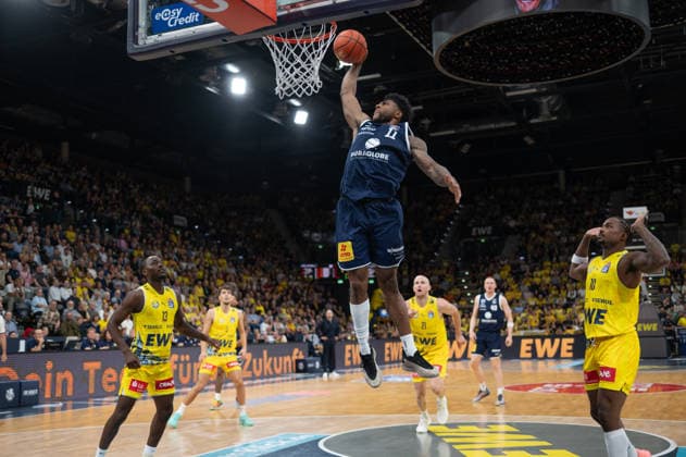 September 20, 2026, GER, Basketball, Bundesliga 1 Matchday, 2026–2027 Season, Oldenburg, EWE Arena, EWE Baskets Oldenburg vs. Syntainics MBC, Anthony GAINES, Syntainics MBC, 11, dunk, Oldenburg, EWE Arena, Lower Saxony, Germany Copyright: xnordphotoxGmbHx xRojahnx