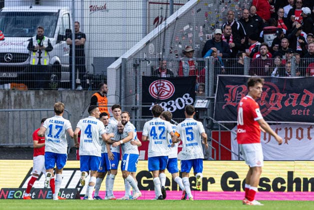 3rd Division, Matchday 7: Rot-Weiss Essen vs. Hansa Rostock, September 20, 2026. Hansa Rostock celebrates the goal, 0–1 by Maximilian Krauß of Hansa Rostock, 35 3rd Division, Matchday 7: Rot-Weiss Essen vs. Hansa Rostock, Stadion an der Hafenstraße, Essen, September 20, 2026. DFL regulations prohibit any use of photographs as image sequences and or quasi-video. Copyright: xBEAUTIFULxSPORTS Buriakovx