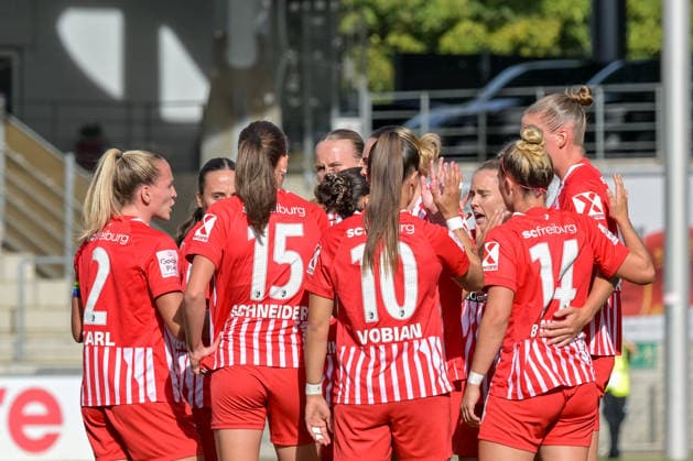 Celebration of the 1-0 goal scored by Cornelia Kramer (Bayer 04 Leverkusen Women), 7 (own goal, GER), SC Freiburg vs. Bayer 04 Leverkusen, Women s Soccer, Bundesliga, Matchday 5, 2026–2027 Season, September 20, 2026 DFB regulations prohibit any use of photographs as image sequences and or quasi-video, GER, SC Freiburg vs. Bayer 04 Leverkusen, Women’s Soccer, Bundesliga, Matchday 5, 2026–2027 Season, September 20, 2026, Freiburg Copyright: xEibner-Pressefotox EP_THS