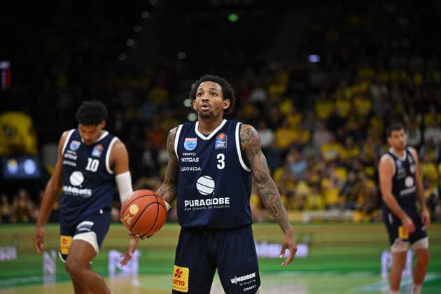 September 20, 2026, Germany, Basketball, Bundesliga 1 Matchday, 2026–2027 Season, Oldenburg, EWE Arena, EWE Baskets Oldenburg vs. Syntainics MBC during a free throw by DeLonnie HUNT; Syntainics MBC 3, Oldenburg, EWE Arena, Lower Saxony, Germany Copyright: xnordphotoxGmbHx xRojahnx
