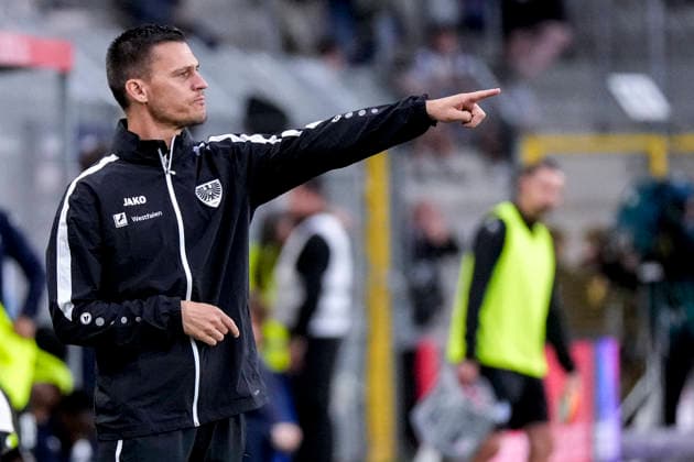 Thomas Wörle (Tom Wörle), coach, head coach, Münster, giving instructions, gesturing, gesturing with his arms, single frame, single photo, action, September 20, 2026, Mannheim, Germany, soccer, 3rd Division, SV Waldhof Mannheim vs. SC Preußen Münster, DFB and DFL regulations prohibit any use of photographs as image sequences and or quasi-video xozx