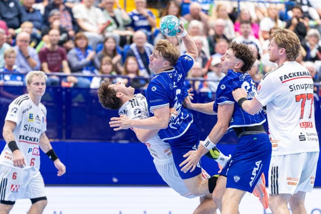 L R Florian Scheerer, HC Erlangen, 10, in a one-on-one with Lukas Hutecek, TBV Lemgo Lippe, 02; Joel Willecke, TBV Lemgo Lippe, 24; Maciej Gebala, HC Erlangen, 77 (GER), TBV Lemgo Lippe vs. HC Erlangen, Handball, Bundesliga 1, Matchday 5, 2026–2027 season, September 20, 2026 GER, TBV Lemgo Lippe vs. HC Erlangen, Handball, 1st Bundesliga, Matchday 5, 2026–2027 season, September 20, 2026 Lemgo Copyright: xEibner-Pressefoto JanxRollingerx EP_JSK