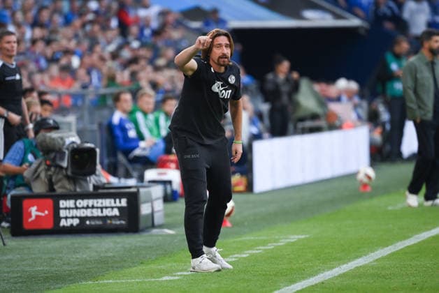 Coach Vincent Wagner, SV Elversberg, September 20, 2026, Soccer, Bundesliga 1, 2026–2027 Season, Matchday 4, FC Schalke 04 vs. SV Elversberg. DFL regulations prohibit any use of photographs as image sequences and or quasi-video. Gelsenkirchen, Veltins Arena, North Rhine-Westphalia, Germany Team2