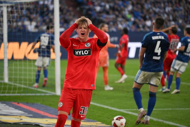 Cole Campbell, SV Elversberg, September 20, 2026, Soccer, Bundesliga 1, 2026–2027 Season, Matchday 4, FC Schalke 04 vs. SV Elversberg. DFL regulations prohibit any use of photographs as image sequences and or quasi-video. Gelsenkirchen, Veltins Arena, North Rhine-Westphalia, Germany Team2