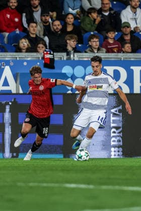 Sports, Soccer, 3rd Division, 2026–2027 Season, Matchday 7: SV Wehen Wiesbaden vs. MSV Duisburg, September 20, 2026, BRITA Arena, Fabian Greilinger, Wiesbaden, 18 Conor Noß, MSV Duisburg, 14 Tackle, Wiesbaden, BRITA Arena, Hesse, Germany