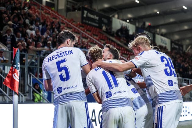 Sports, Soccer, 3rd Division, 2026–2027 Season, Matchday 7: SV Wehen Wiesbaden vs. MSV Duisburg, September 20, 2026, BRITA Arena: MSV Duisburg celebrates after Conor Noß scores to make it 4–1; the players are thrilled, Wiesbaden, BRITA Arena, Hesse, Germany