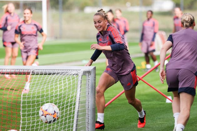 Giulia Gwinn, FC Bayern Munich, No. 7 with the ball, GER, FC Bayern Munich Women s Final Training Session, Soccer, UEFA Women s Champions League, 2026–2027 Season, September 21, 2026, GER, FC Bayern Munich Women s Final Training Session, Soccer, UEFA Women s Champions League, 2026–2027 Season, September 21, 2026, Munich Copyright: xEibner-Pressefoto JennixMaulx EP_JML