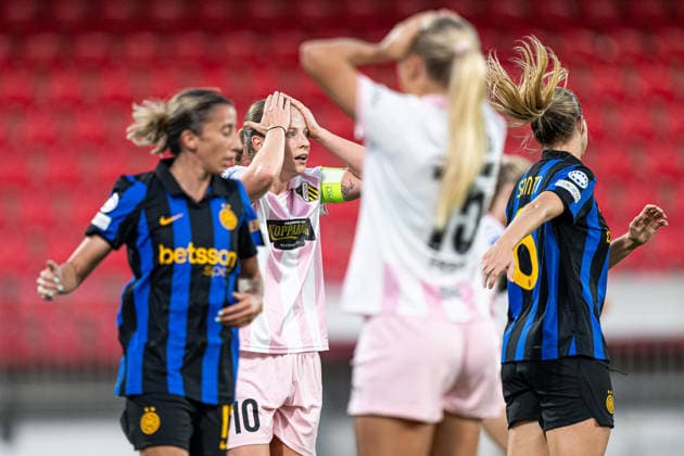 September 22, 2026: Anna Anvegard of Häcken looks dejected during the Women’s Champions League soccer match between Inter and Häcken on September 22, 2026 in Monza. Photo by Carl Sandin, BILDBYRAN. Code: CS CS0982. soccer, football, UEFA Women s Champions League, Inter, Häcken, women s soccer, BBENG, dejected Copyright: CARLxSANDIN BB260922CS062