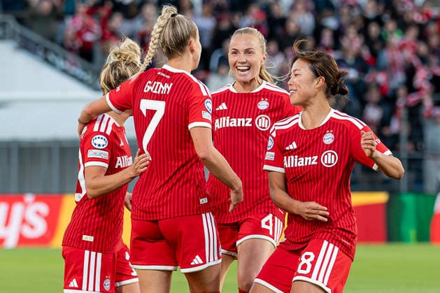 Linda Dallmann (FC Bayern Munich Women), 10, Glodis Perla Viggosdottir (FC Bayern Munich Women), 04, and Momoko Tanikawa (FC Bayern Munich Women), 18, celebrate with Giulia Gwinn (FC Bayern Munich Women), 07, their goal to make it 1–0 GER, FC Bayern Munich Women vs. Manchester City WFC, UEFA Women’s Champions League, group stage, Matchday 1, 2026–2027 season, September 22, 2026. DFL and DFB regulations prohibit any use of photographs as image sequences and or quasi-video. Photo: HMB Media, Franz Feiner Copyright: HMBxMedia FranzxFeiner